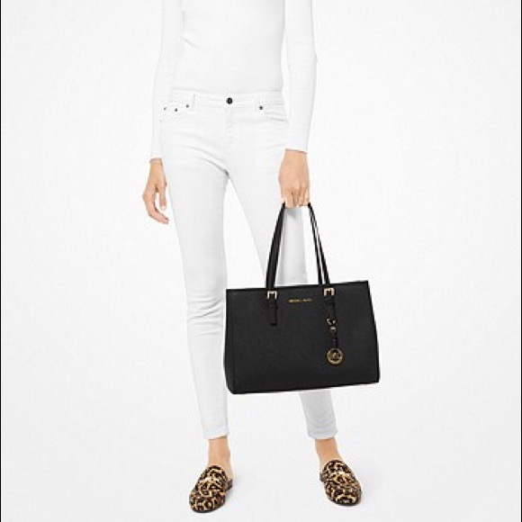 LIKE NEW Michael Kors Black Tote*like a Neverfull* - Picture 7 of 7